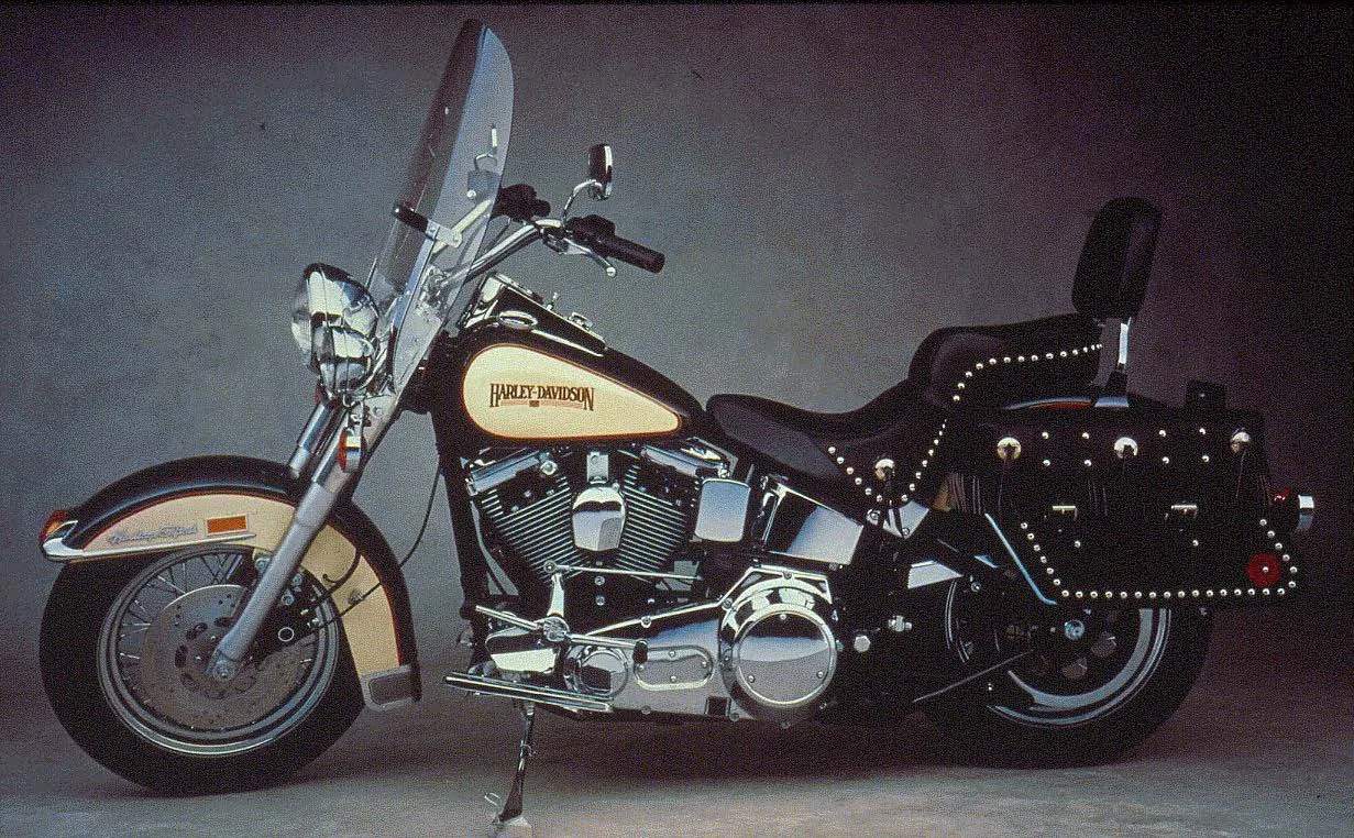 Page 30 from the 1988 Harley-Davidson models catalog
